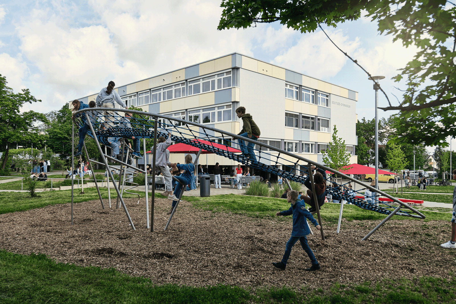 Das Solitude-Gymnasium ist ein Ort mit offenen Türen und gelebten Miteinander.